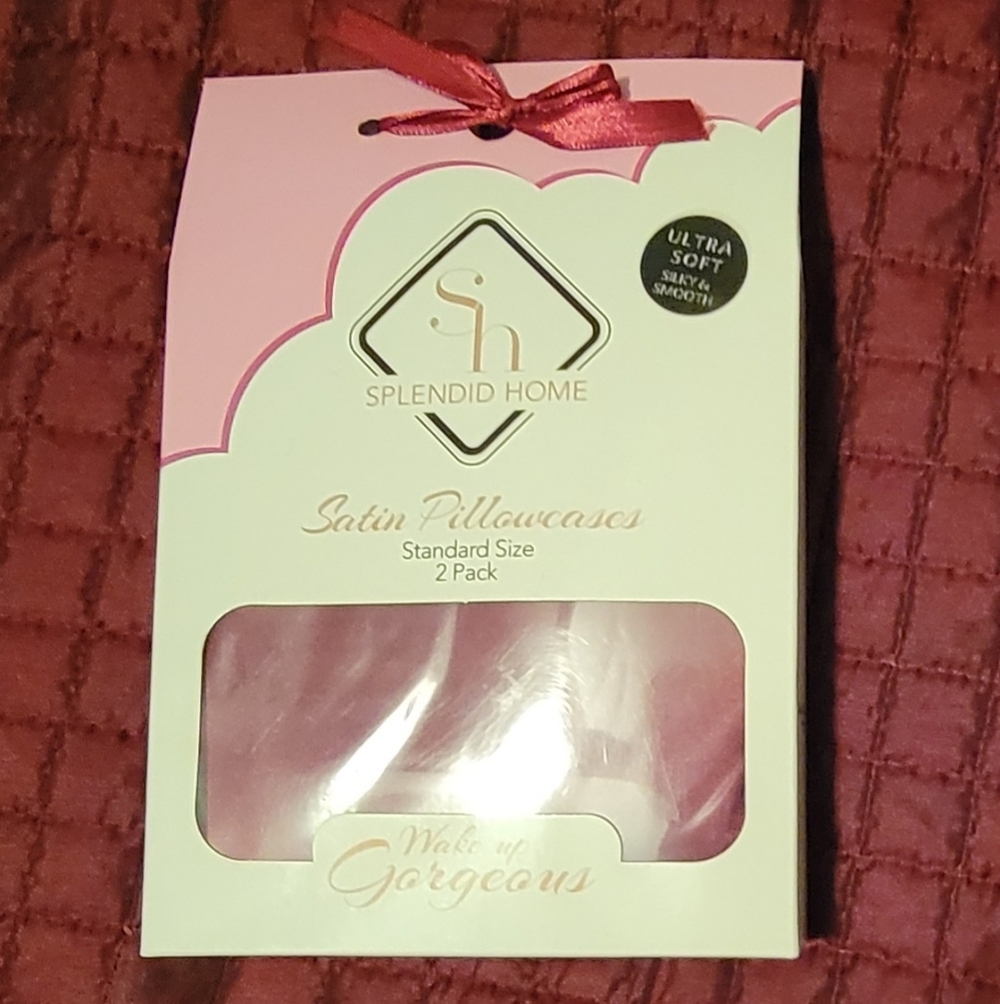 NWOT Splendid Satin Pillowcases - Burgundy